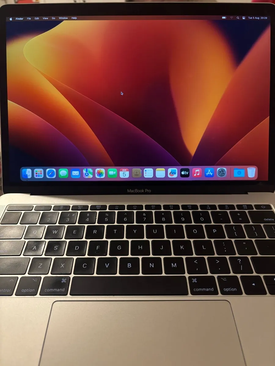 MacBook Pro 2017 - Image 2