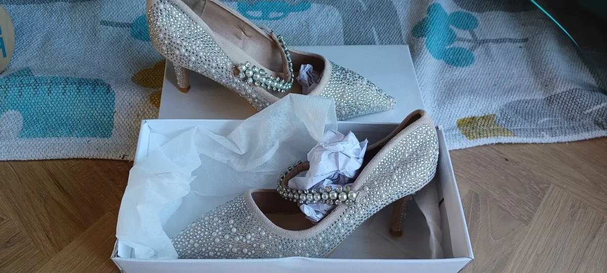 Brand new wedding/occasion shoes size 7 - Image 1