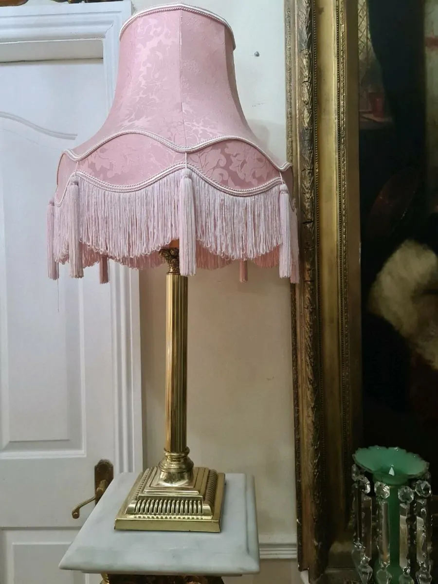 Tall Corinthian lamp - Image 2
