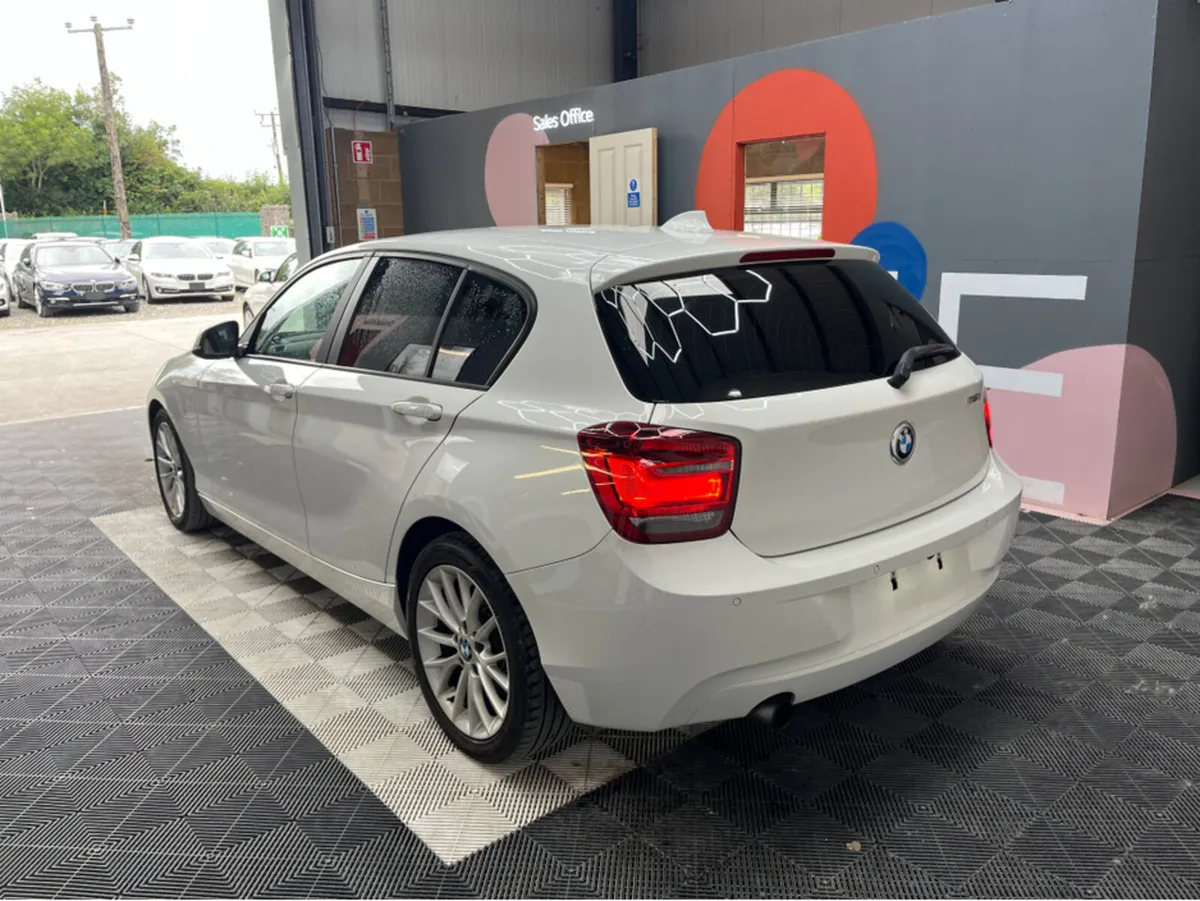 BMW 1-Series 116I / 95k KMs / REVERSE CAMERA , SPE - Image 4