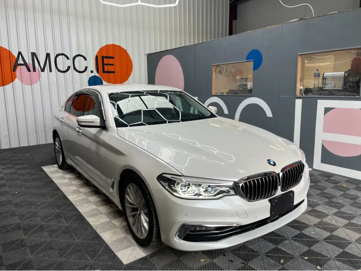 BMW 5-Series BMW 5 SERIES 530E LUXURY / 23k KMs / - Image 1