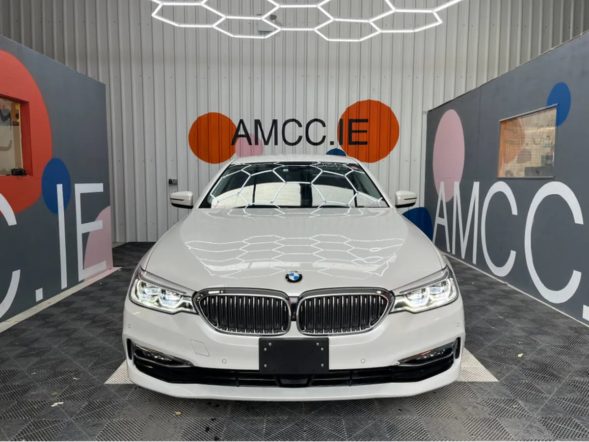 BMW 5-Series BMW 5 SERIES 530E LUXURY / 23k KMs / - Image 2
