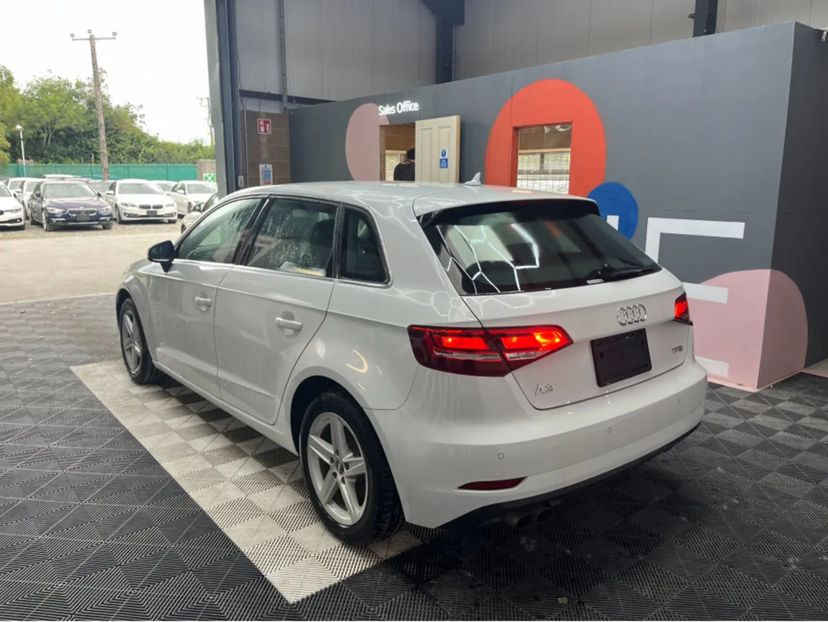 Audi A3 1.4 TFSI SPORTBACK / 19k KMs / REVERSE CAM - Image 4