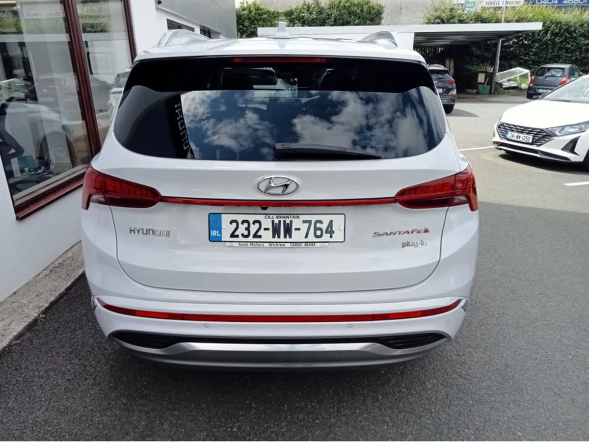 Hyundai Santa Fe PHEV 5DR AUTO - Image 4