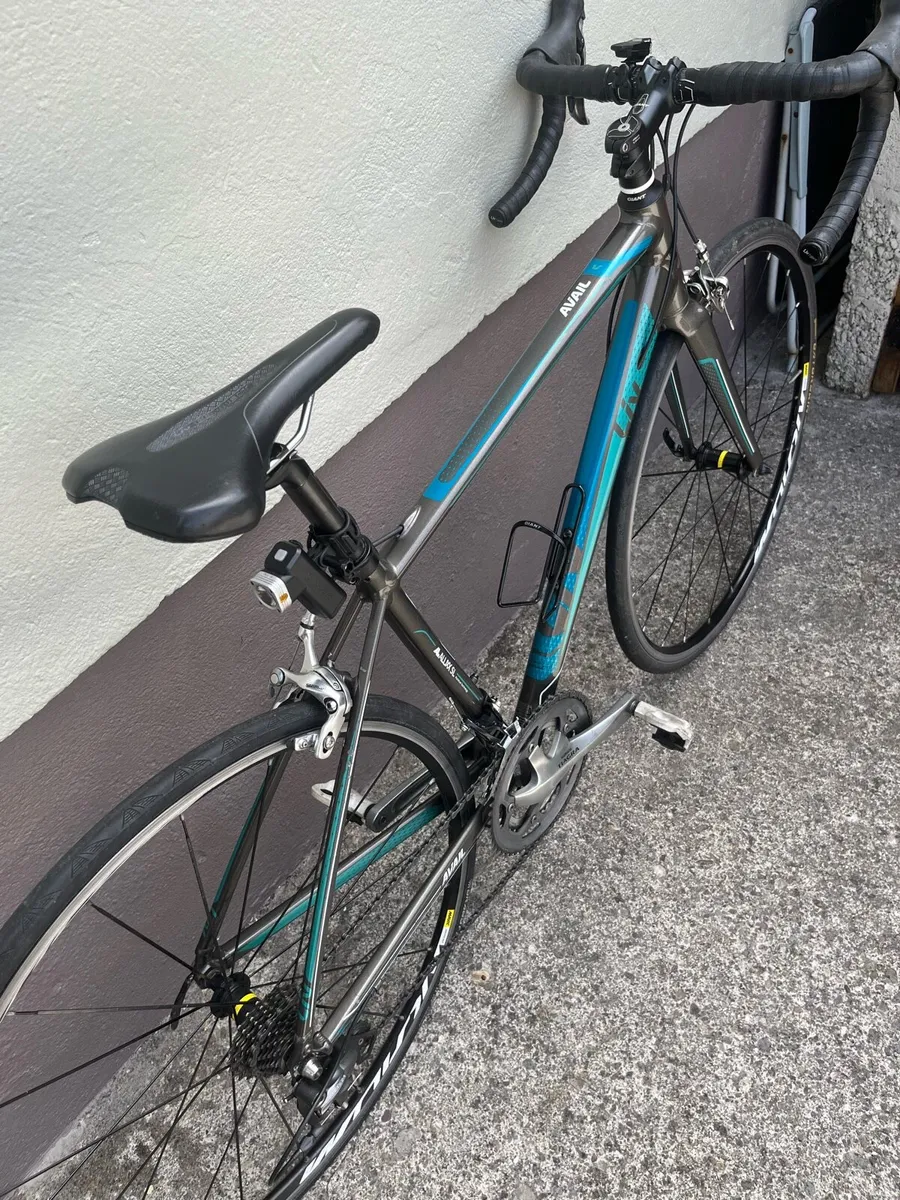 Giant Avail Women's Road bike. - Image 3
