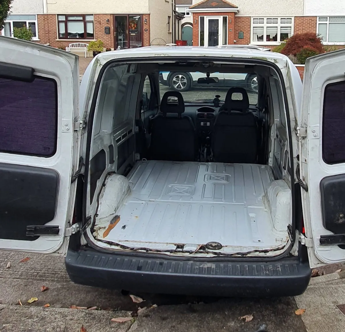Camper Van - Image 2