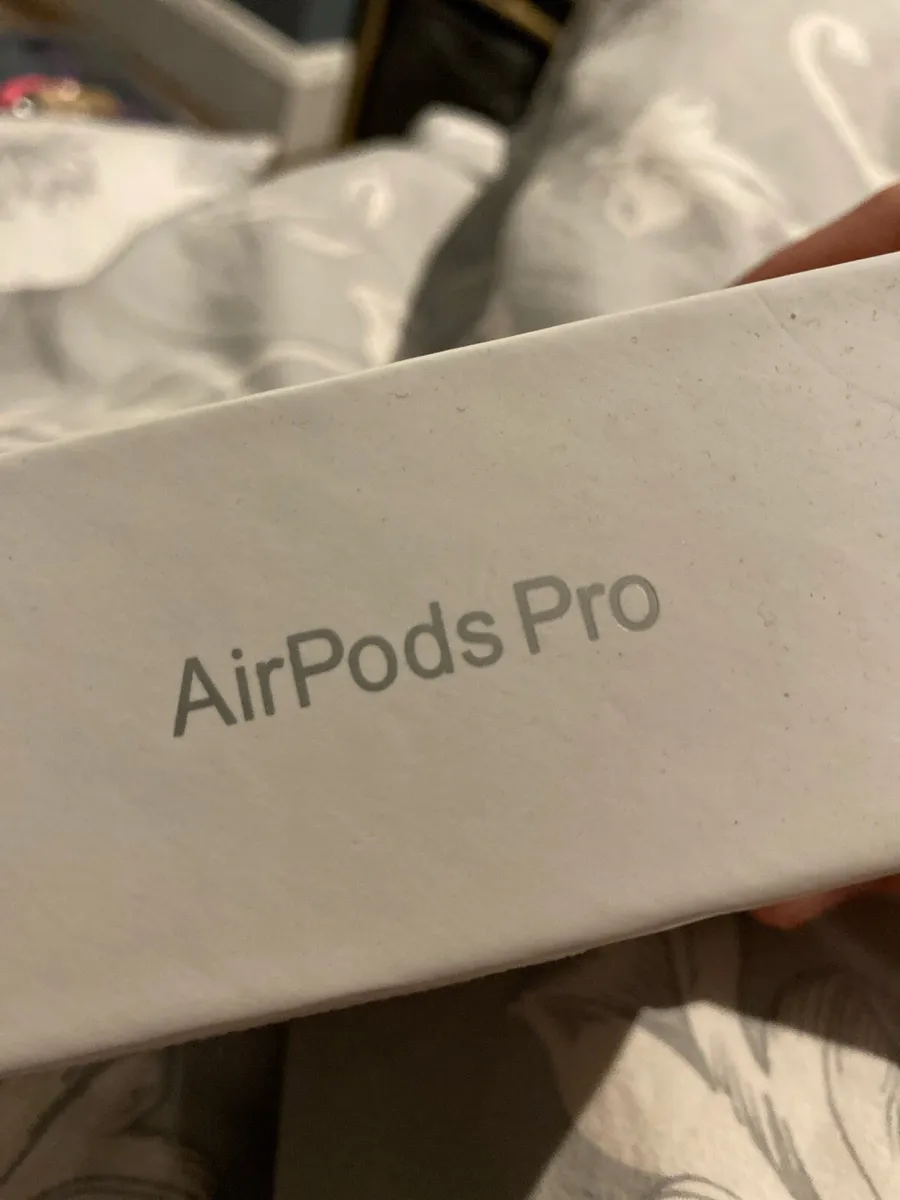 Apple AirPod pro gen 2 - Image 2