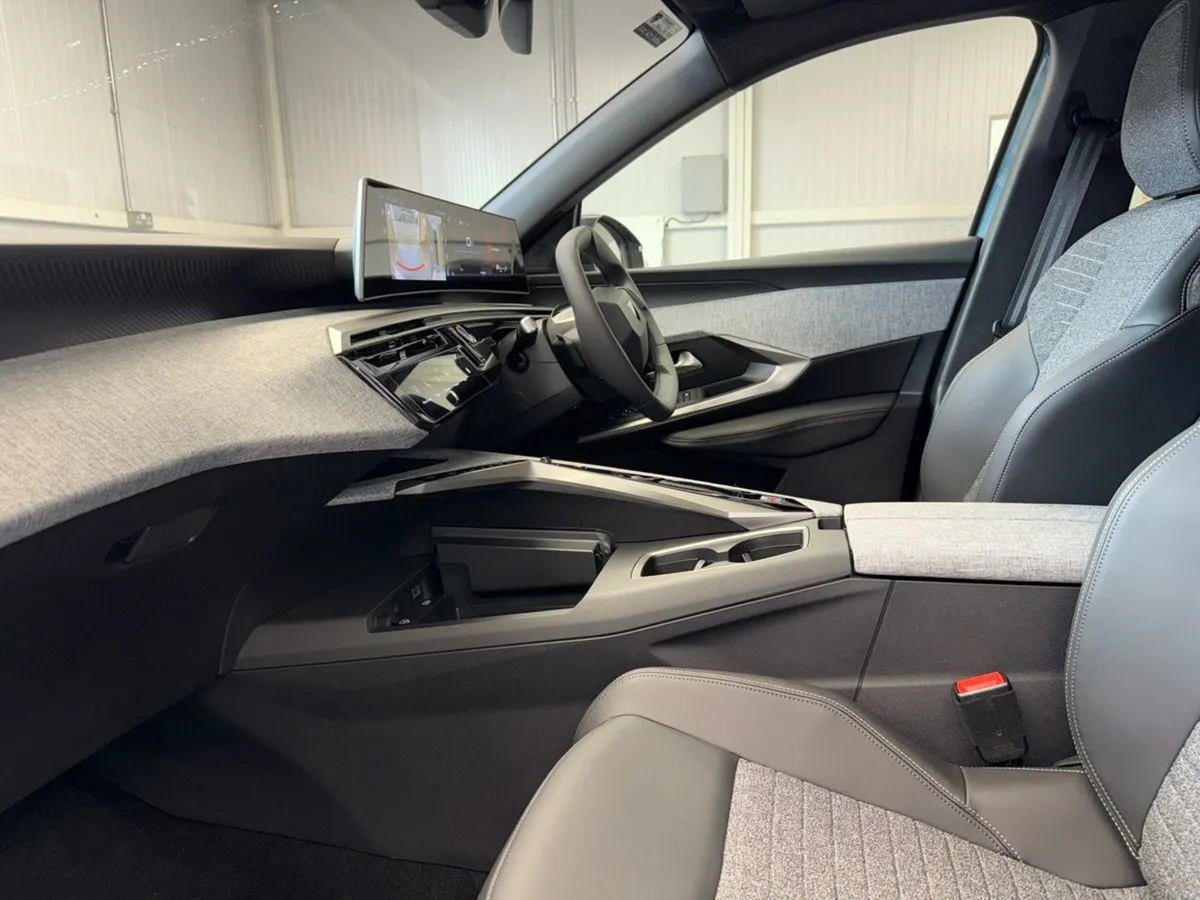 Peugeot 5008 1.2 Hybrid Allure  demo FOR Sale   7 - Image 4