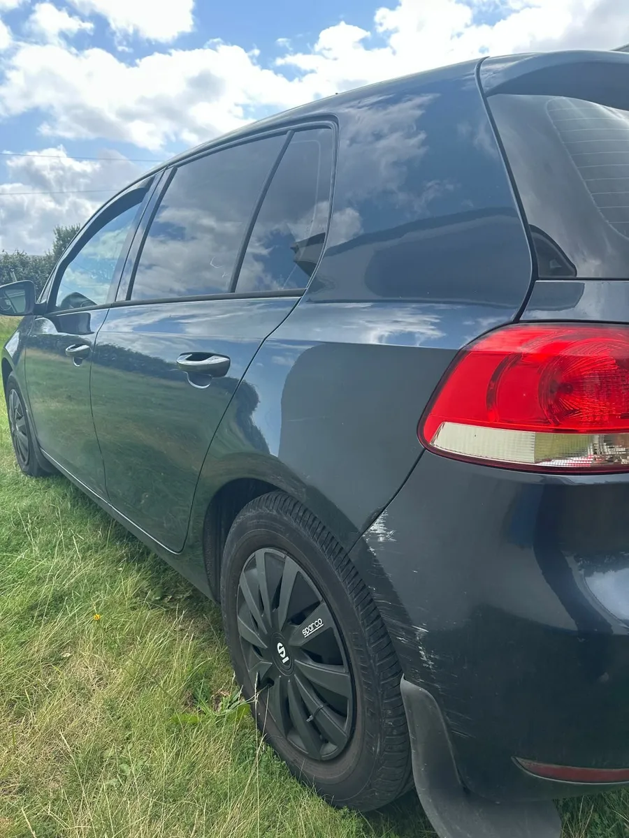 Volkswagen Golf 2011 - Image 2