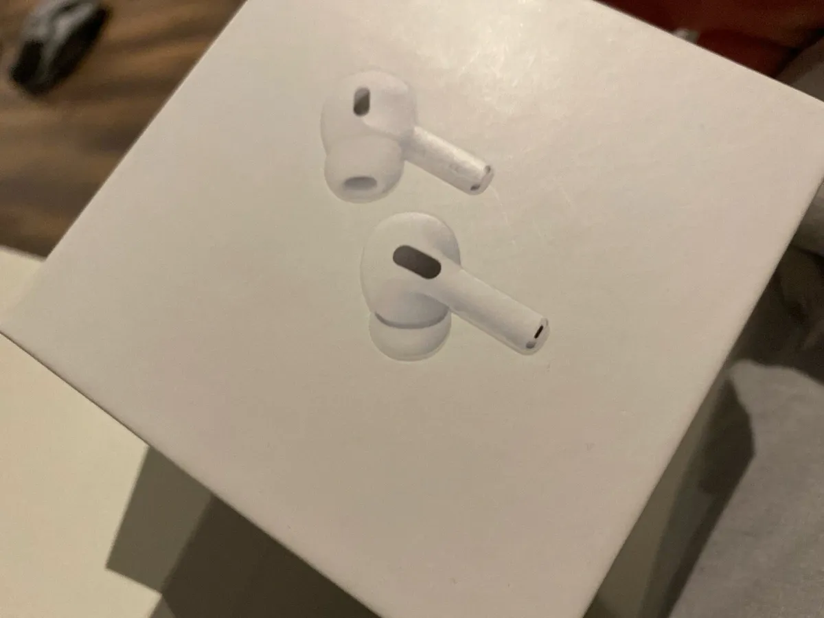 Apple AirPod pro generation 2 - Image 1