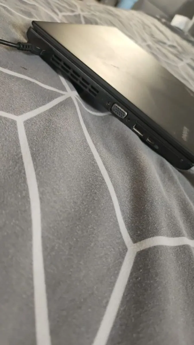 Lenovo Thinkpad X250 - Image 3