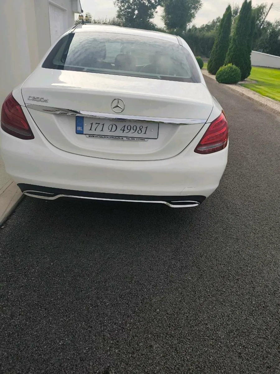 Mercedes 200d low Kms auto diesel - Image 4