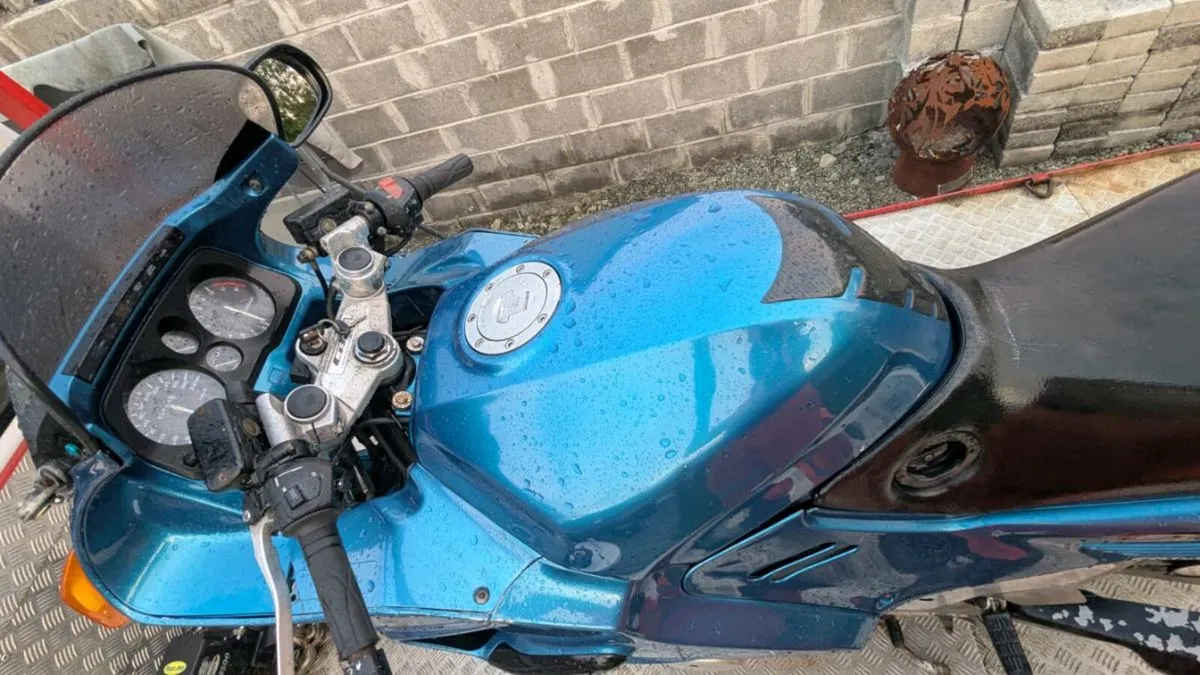 Honda CBR1000F Vintage - Image 3