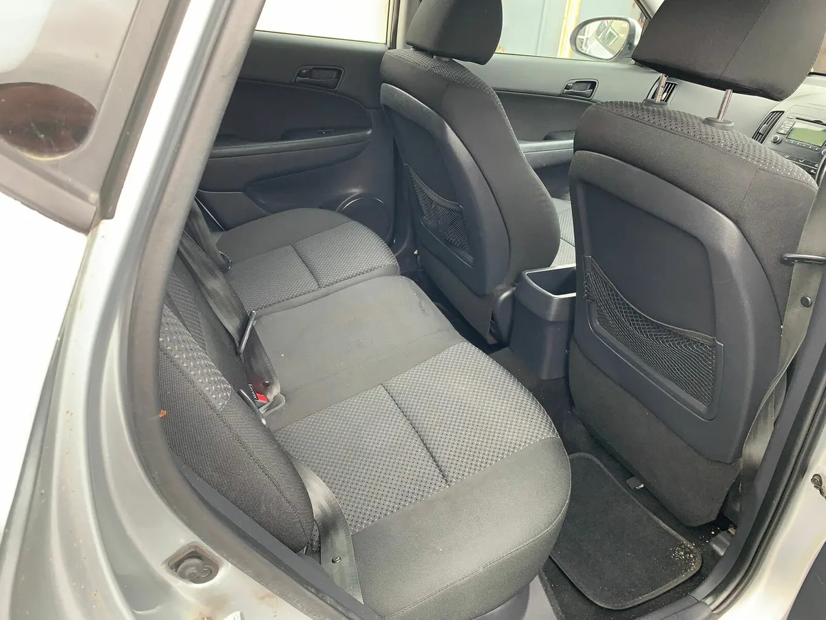 Hyundai i30 2012 - Image 2