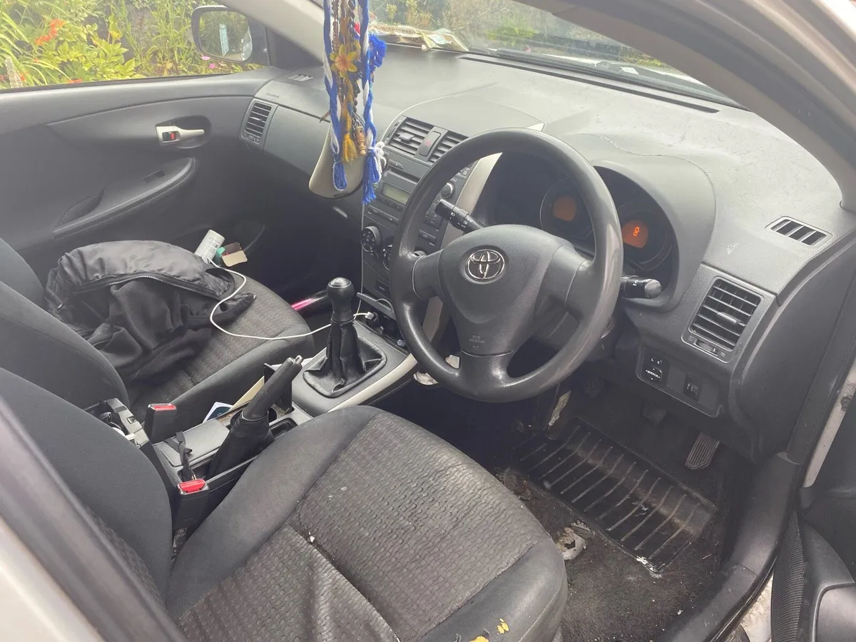 Toyota Corolla - Image 4