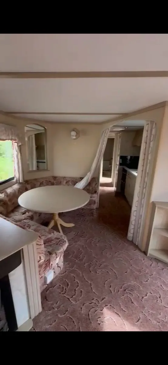 2 bedroom unit  mint condition for  rent - Image 1