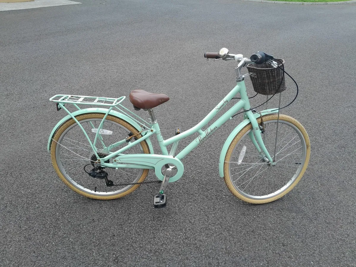 Girls Bike - Image 1