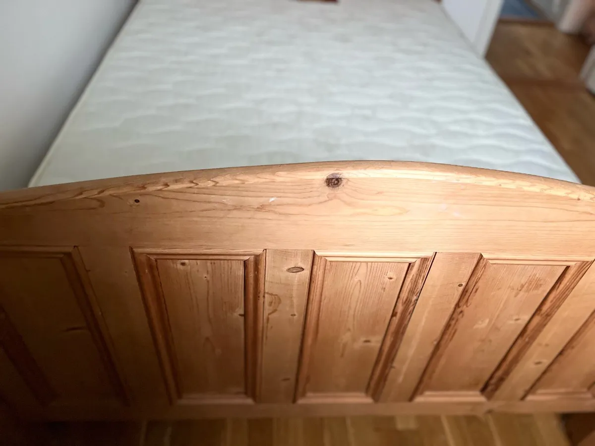 Single bed - Image 2