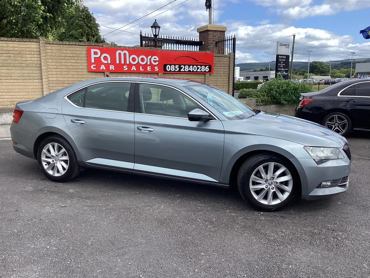 Skoda Superb ** AUTOMATIC - Image 3