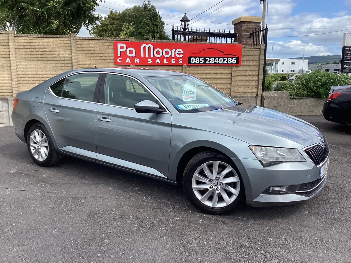 Skoda Superb ** AUTOMATIC - Image 2