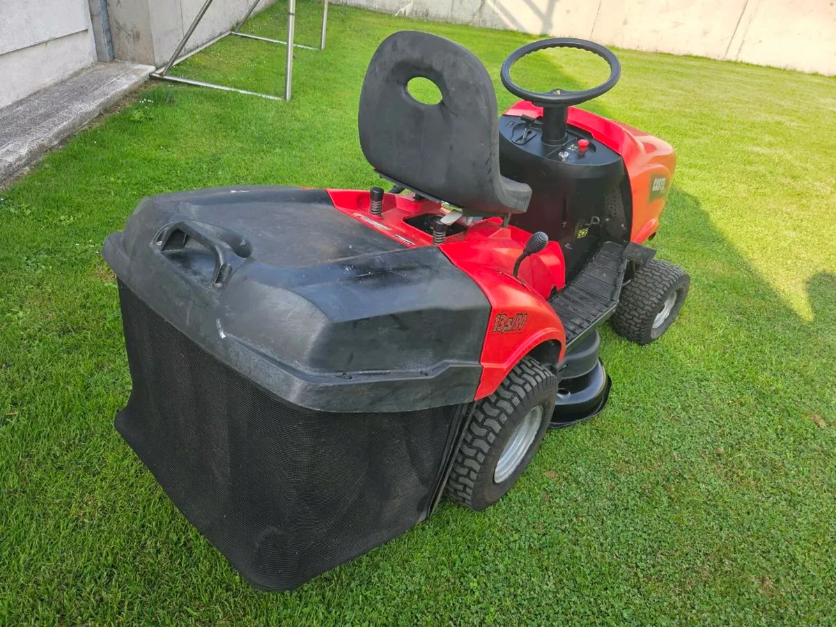Castle Gardens lawnmower for sale - Image 4