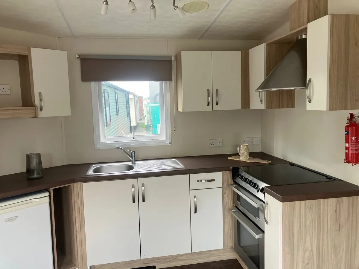 TOTALLY OPEN PLAN. BEAUTIFUL AND MODERN - Image 4