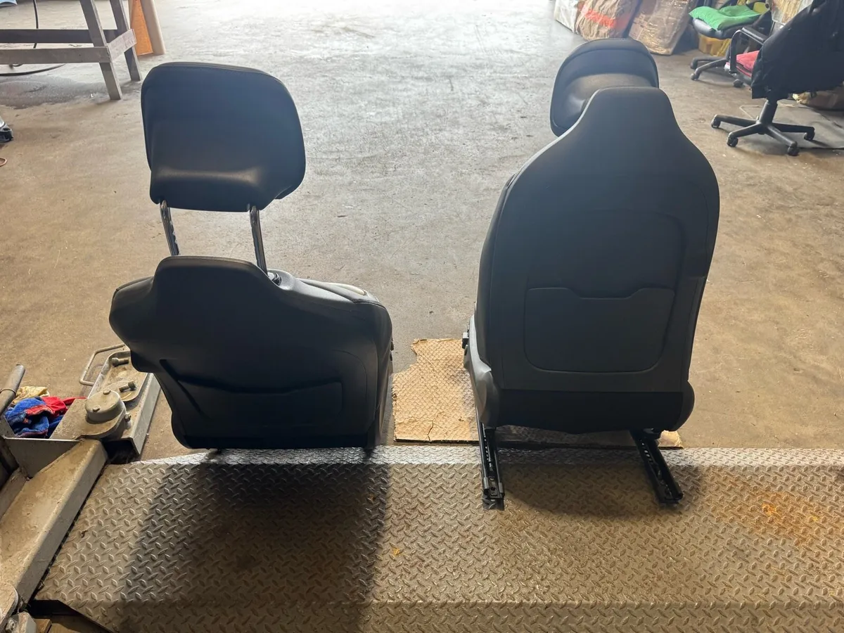 222 kia niro 2 front seats - Image 4
