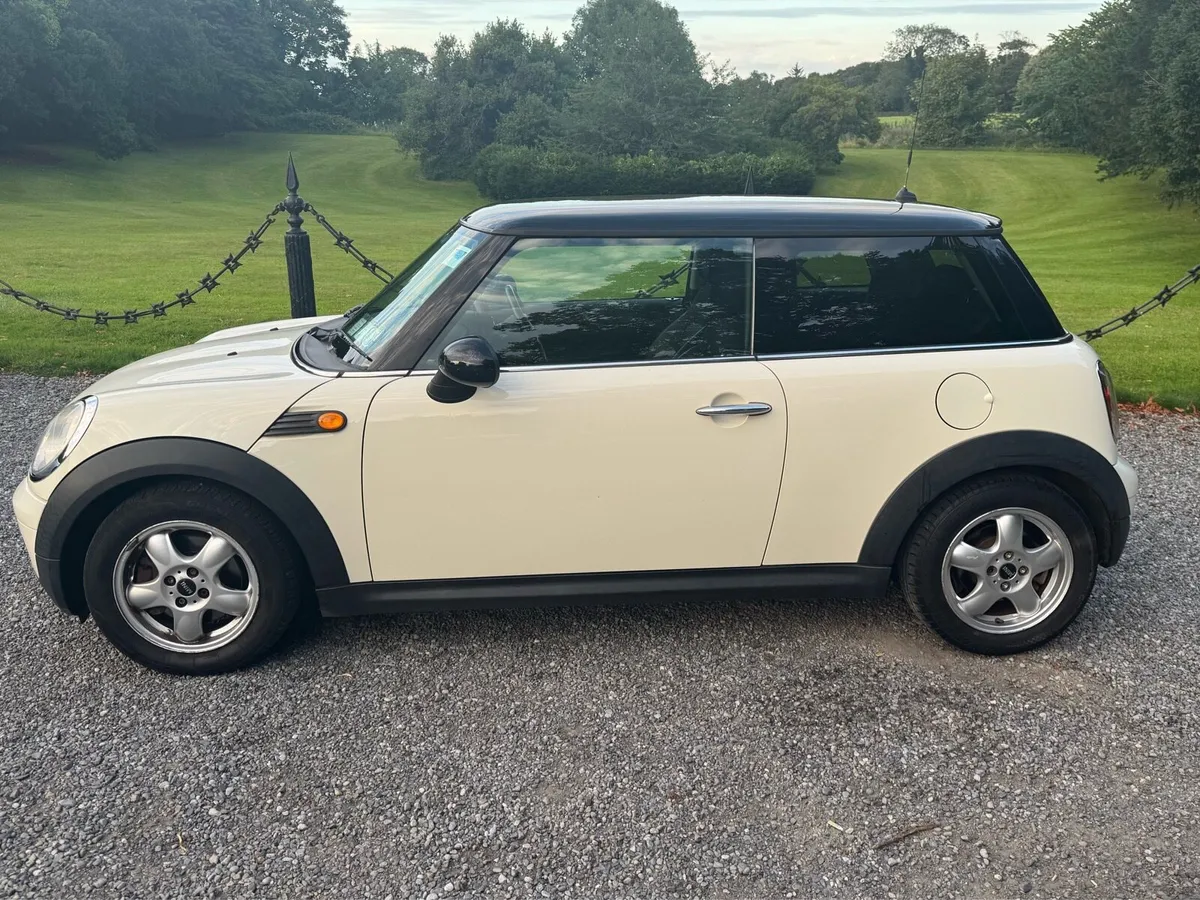Mini Cooper 1.6 petrol 2009 - Image 1