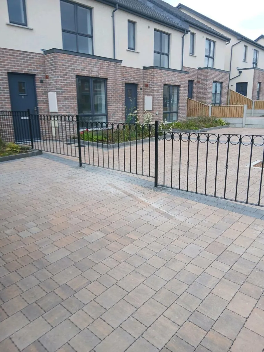 Gates - Image 4