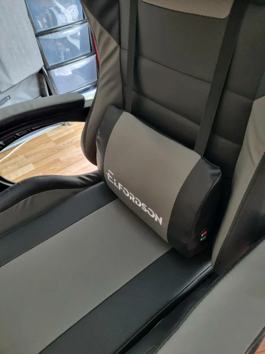 Gaming chair - Image 4
