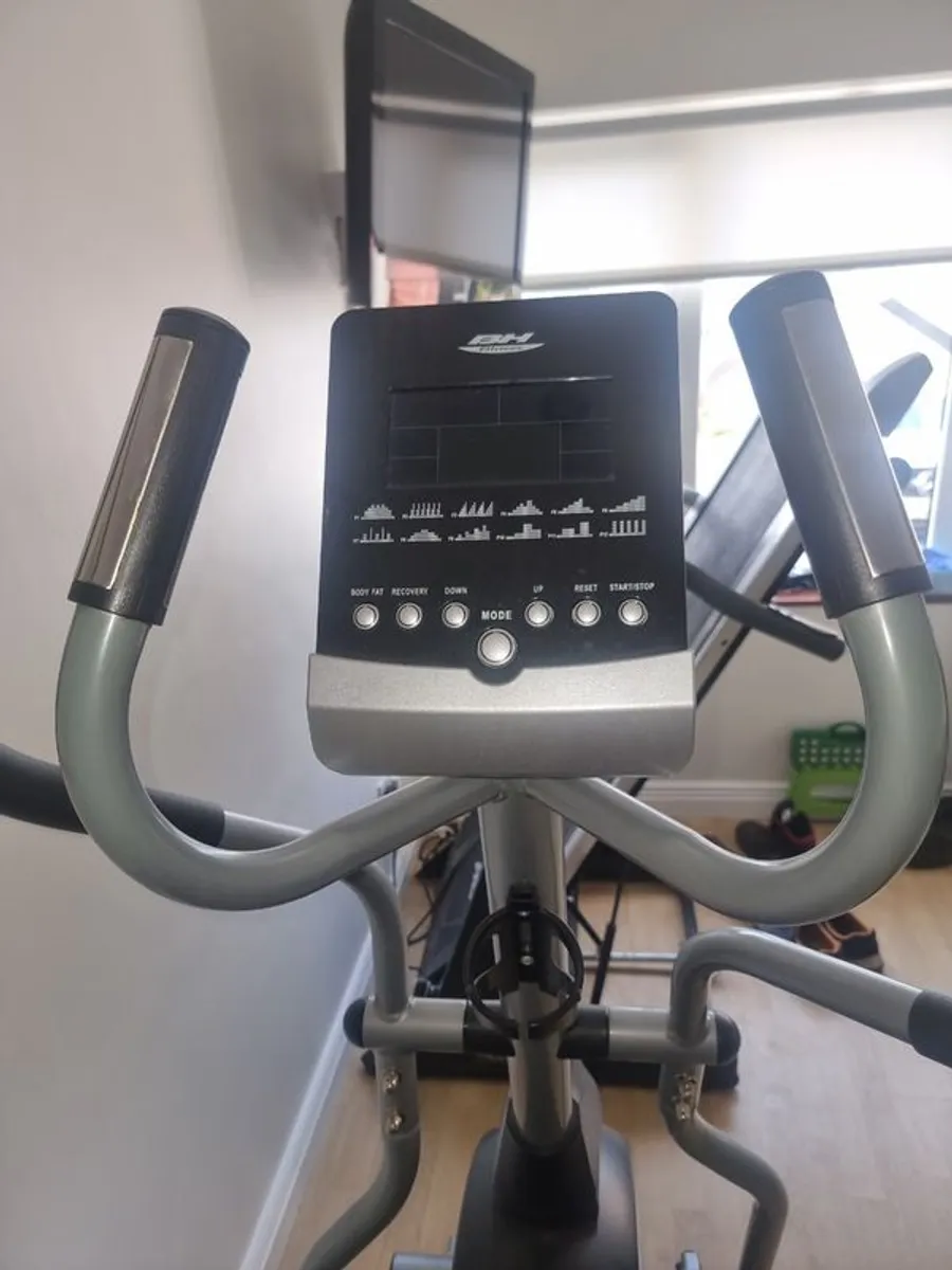 BH Fitness Bladez Elliptical Crosstrainer - Image 3