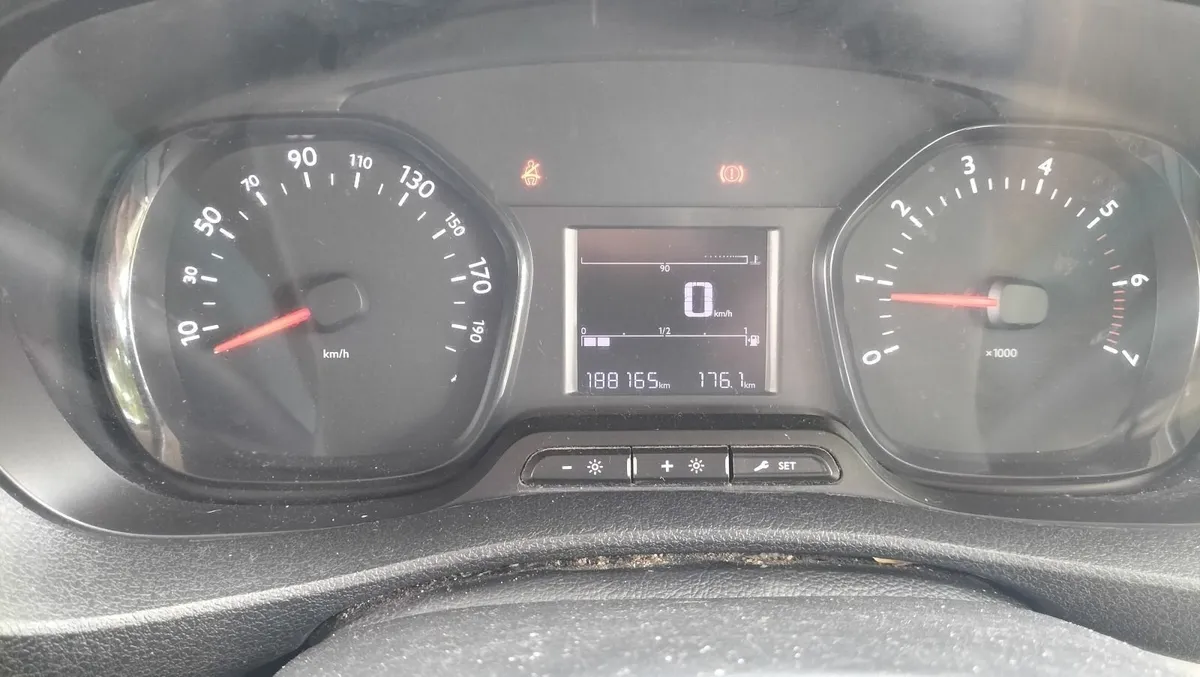 17 Toyota Proace New Doe - Image 3
