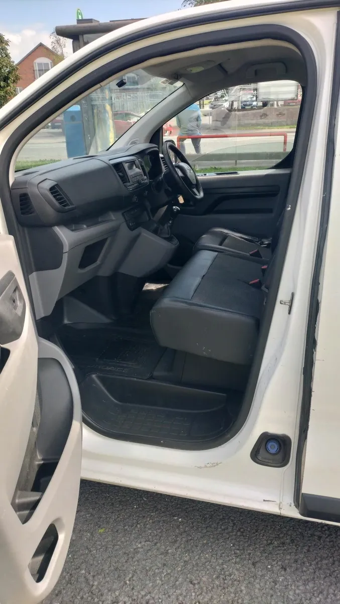 17 Toyota Proace New Doe LOW MIL - Image 4