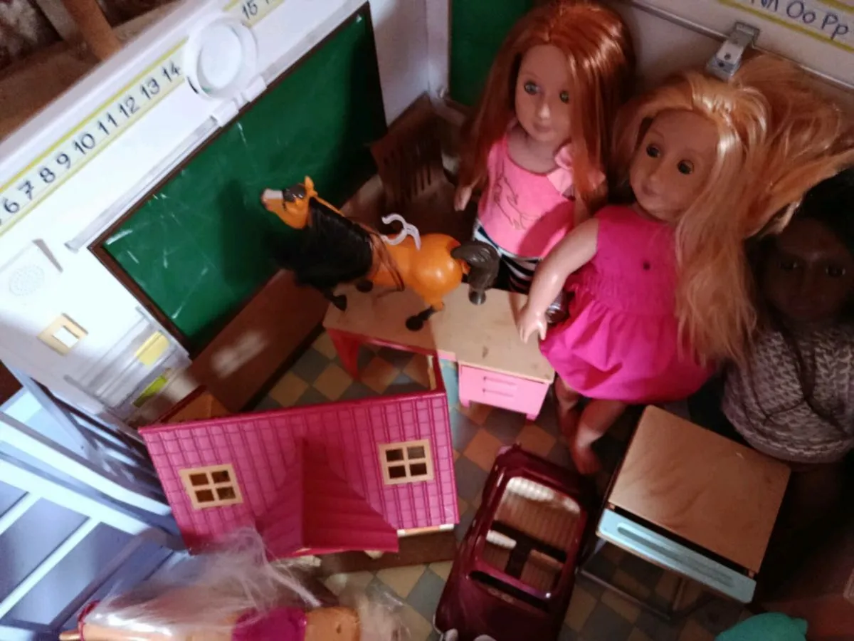 Next generation dolls and lots of toys - Image 1
