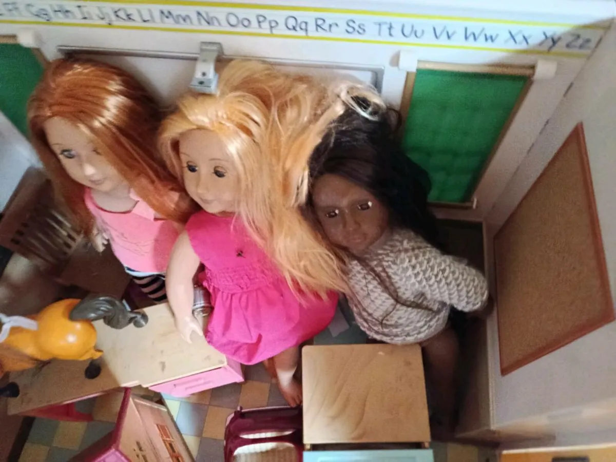 Next generation dolls and lots of toys - Image 2