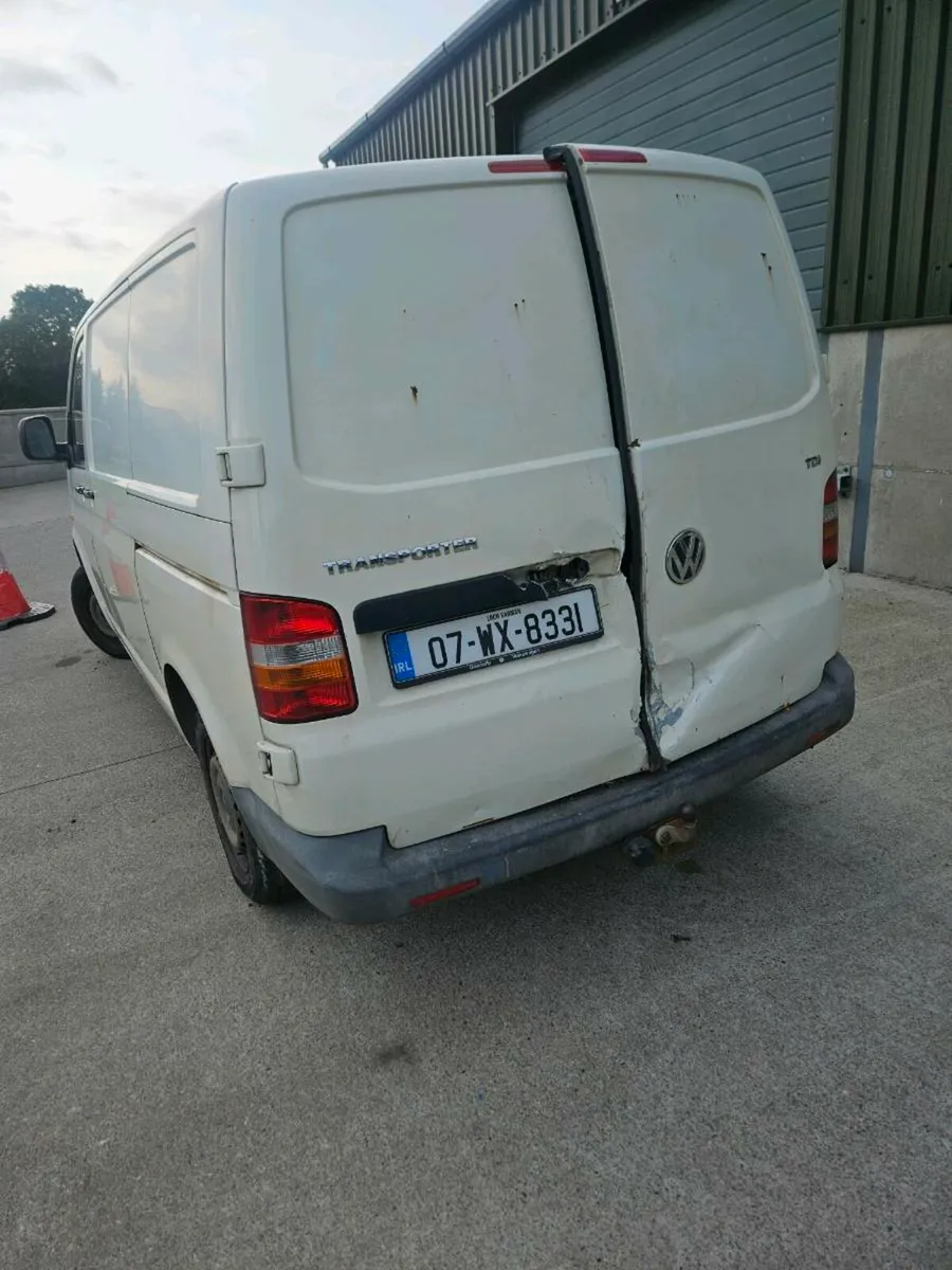 07 wolkswagon  transporter  back doors  wanted