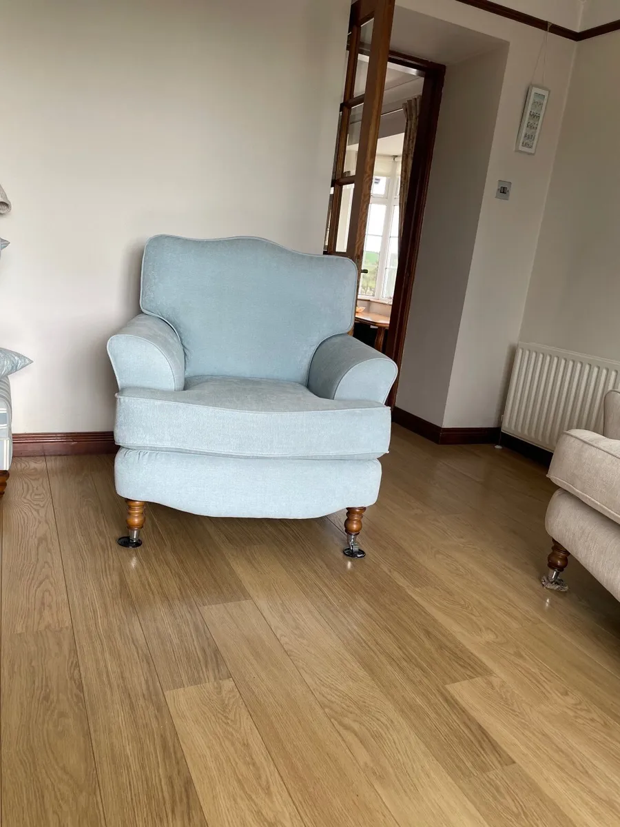 3 seater and 2 armchairs - Image 4