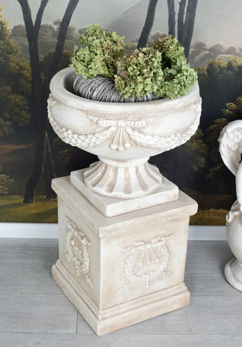 Baroque bowl on pedestal Planter Jardin de Versail - Image 4