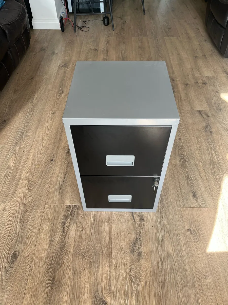 Lockable office cabinet - Image 1