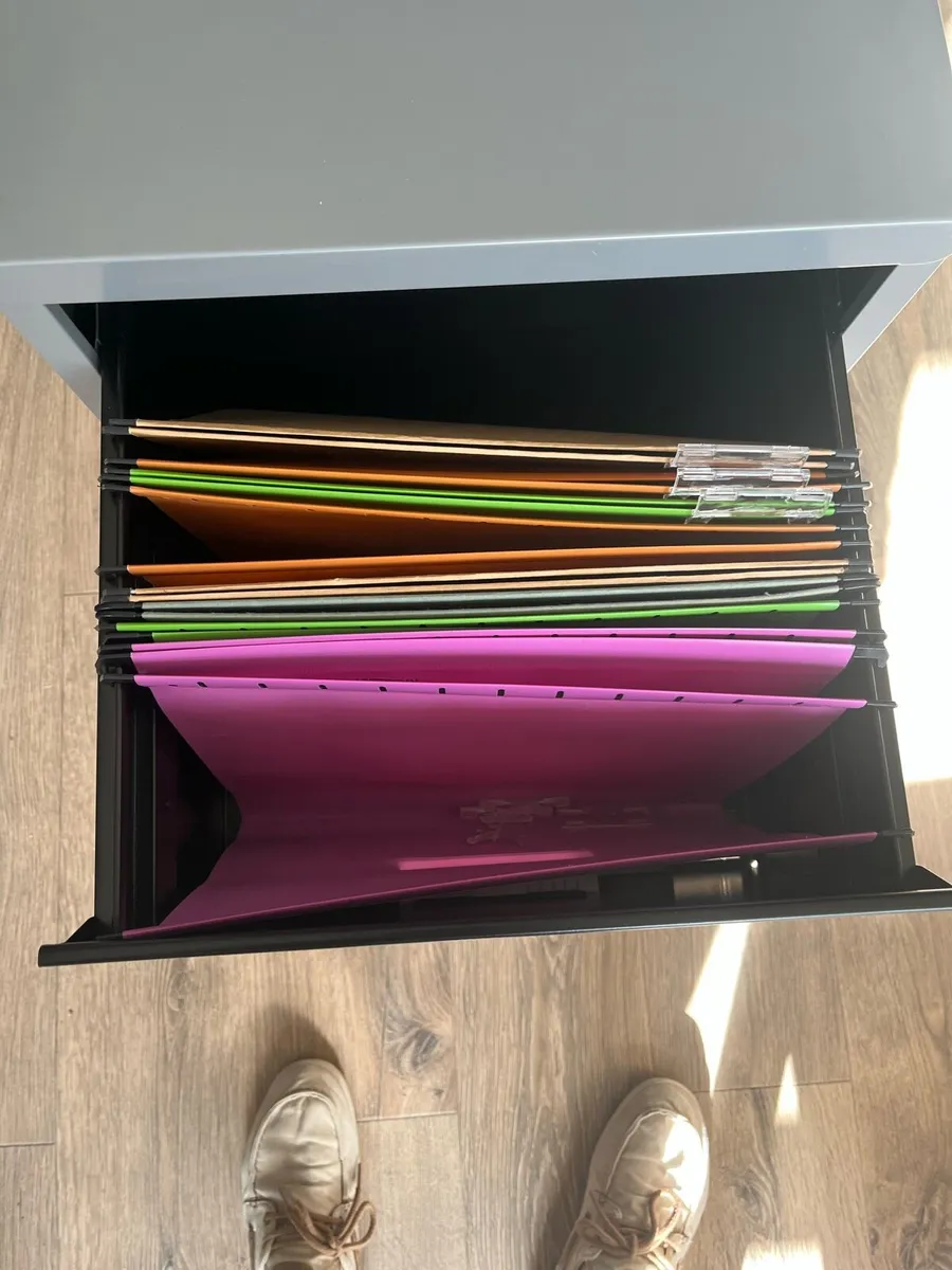 Lockable office cabinet - Image 2