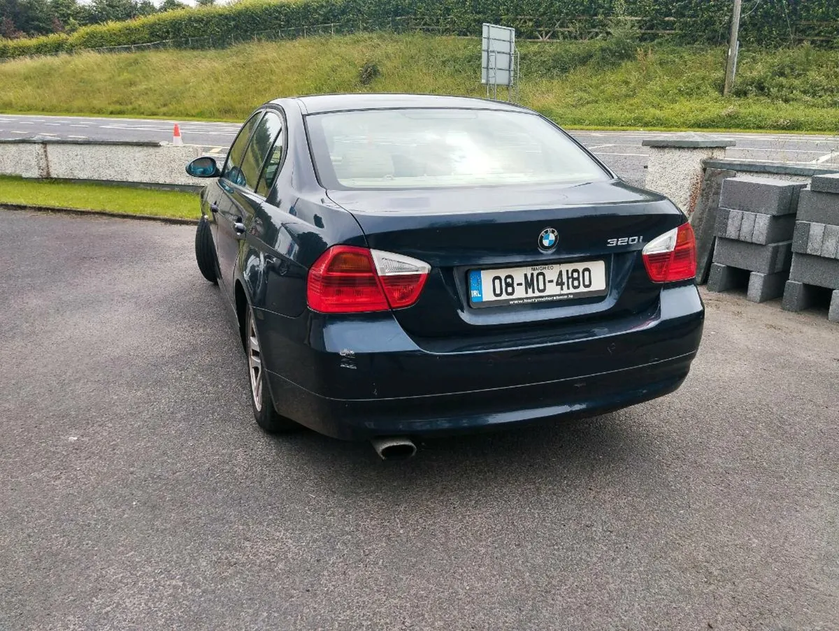 BMW 320i petrol - Image 2