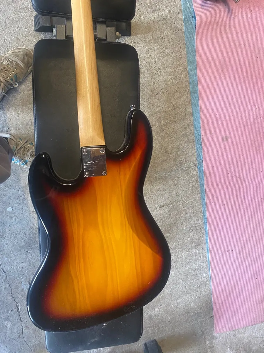Vintage brand Bass Guitar - Image 4
