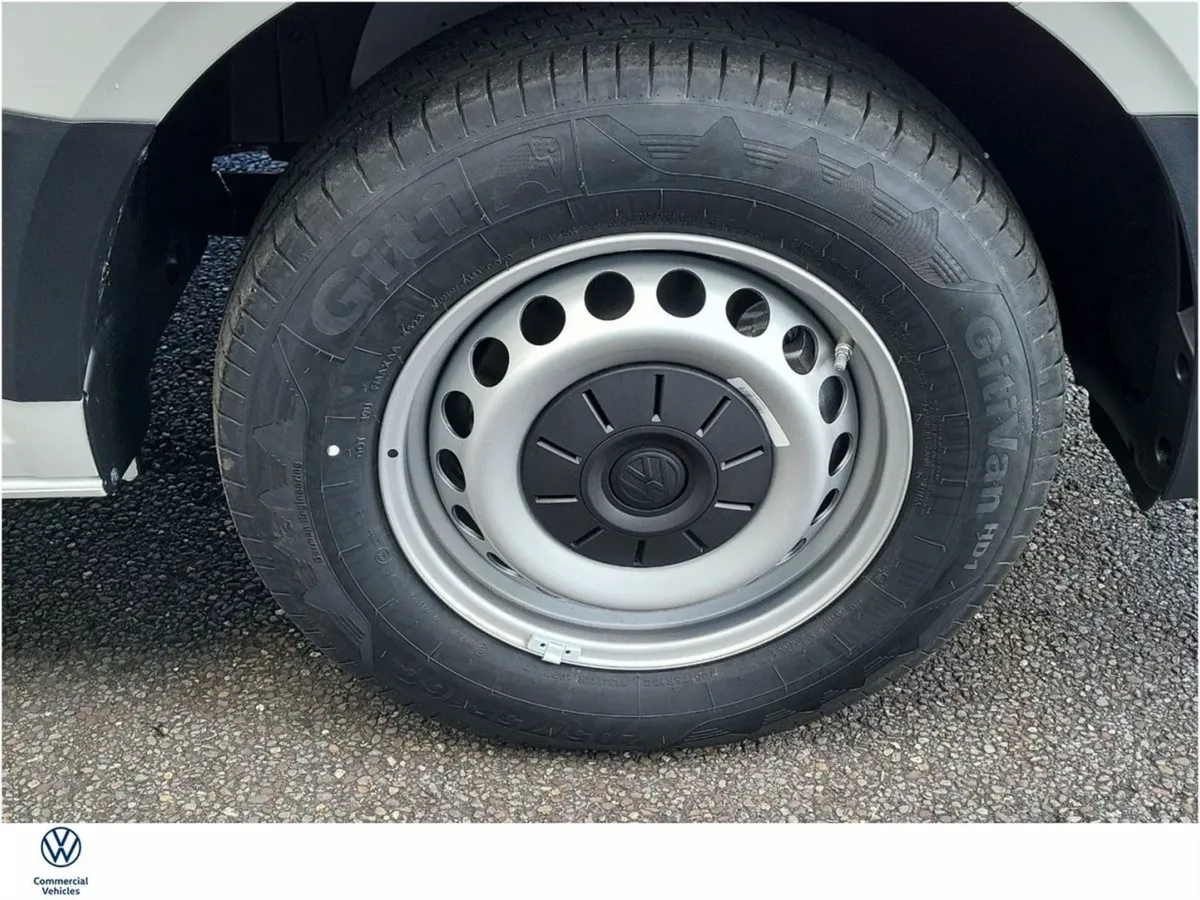 Volkswagen Crafter 35 LWB Highline 2.0 TDI 177BHP - Image 4