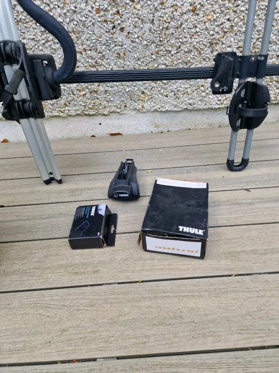 2x Thule bike racks and roof bars - Image 1