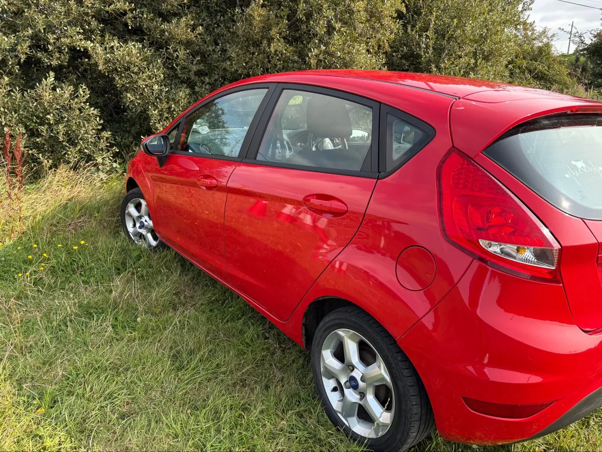 Ford Fiesta 2011 - Image 4