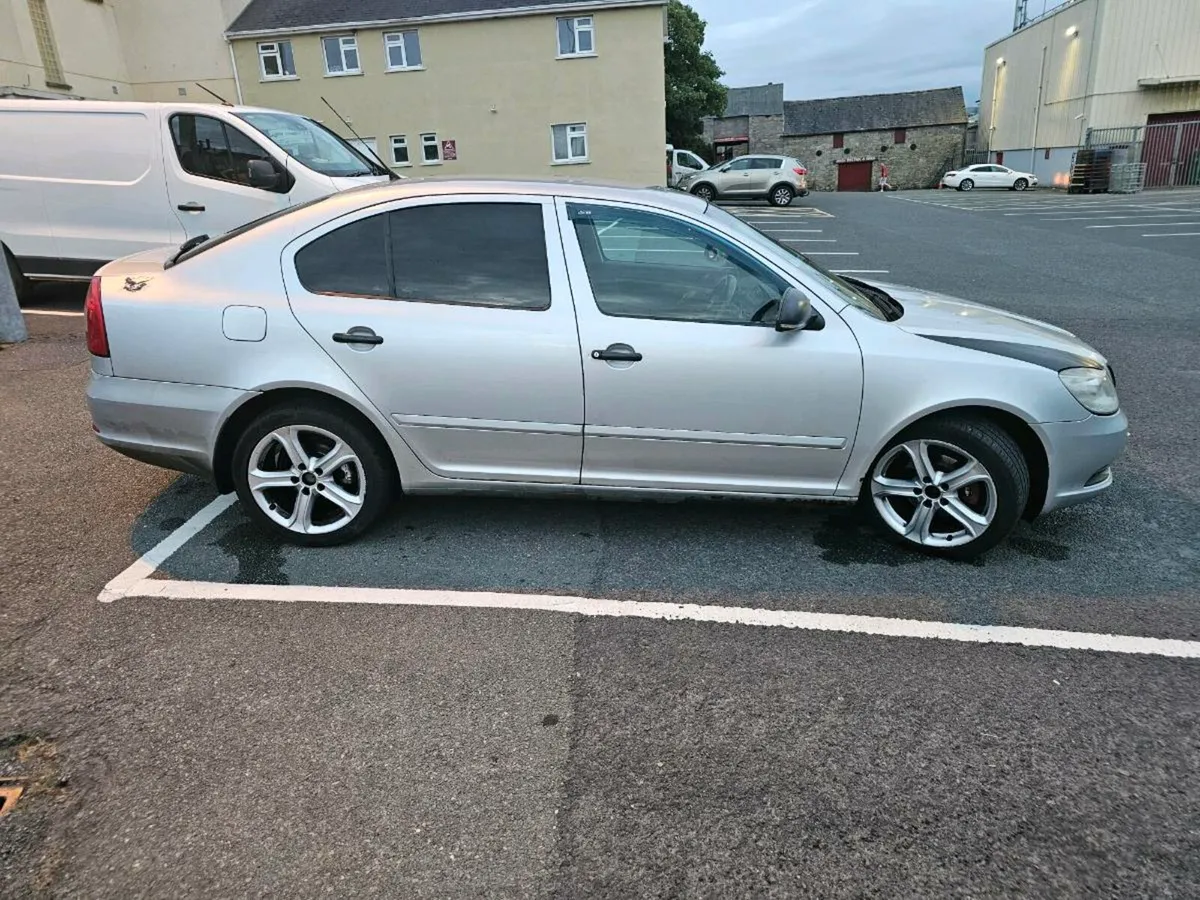 2009 Skoda Octavia - Image 2