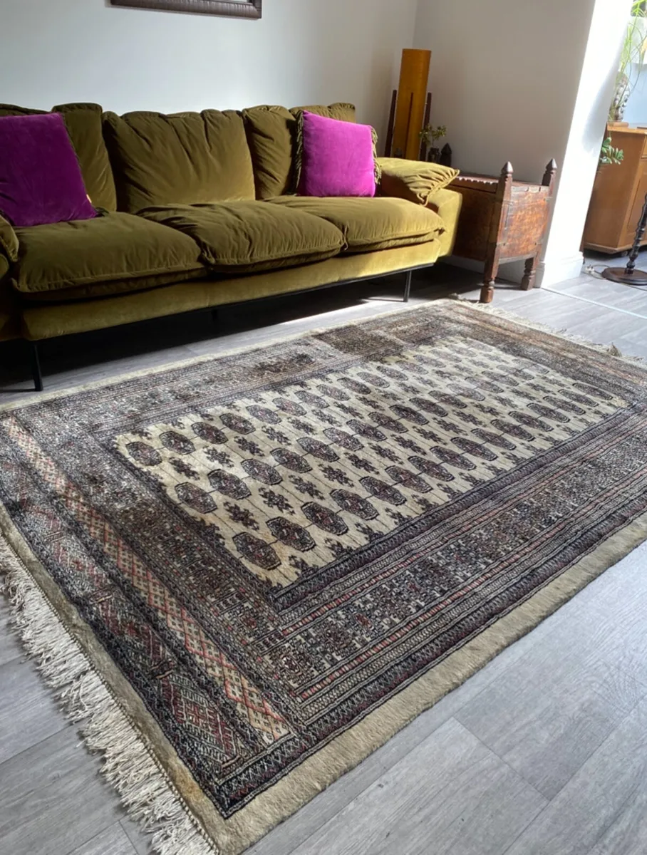 Vintage Middle Eastern Rug 251 x 161 cm - Image 1