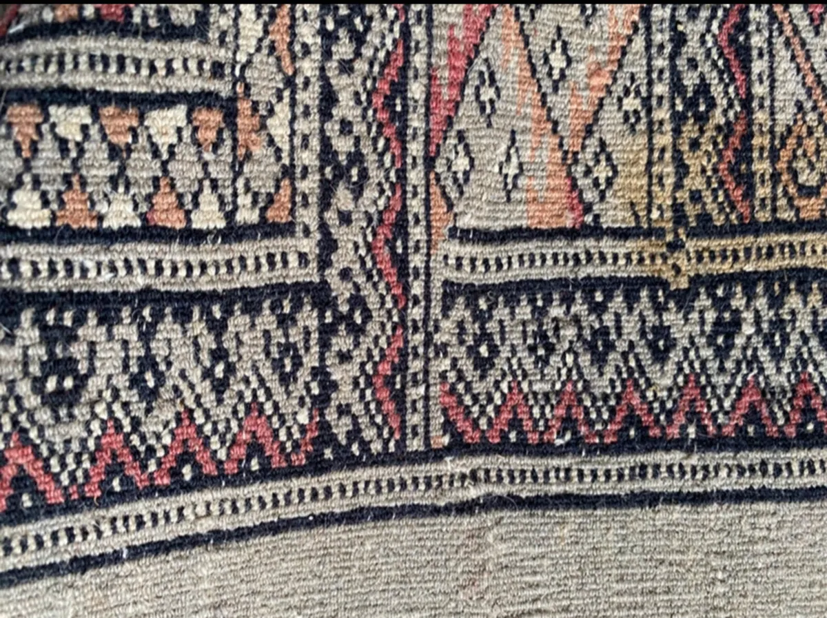 Vintage Middle Eastern Rug 251 x 161 cm - Image 3