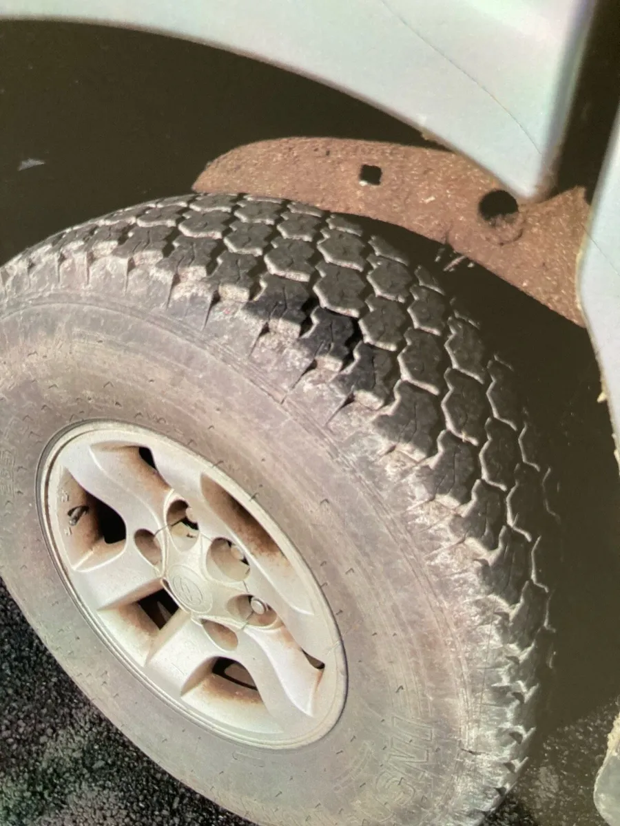 Toyota hilux - Image 4