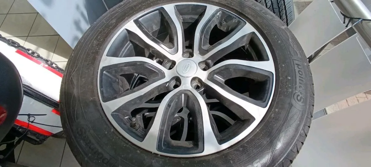 Wheels for Range Rover 235/60 r18, with tyres - Image 1
